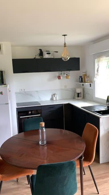 Appartement Lumineux De 60M2 Guer Exteriör bild